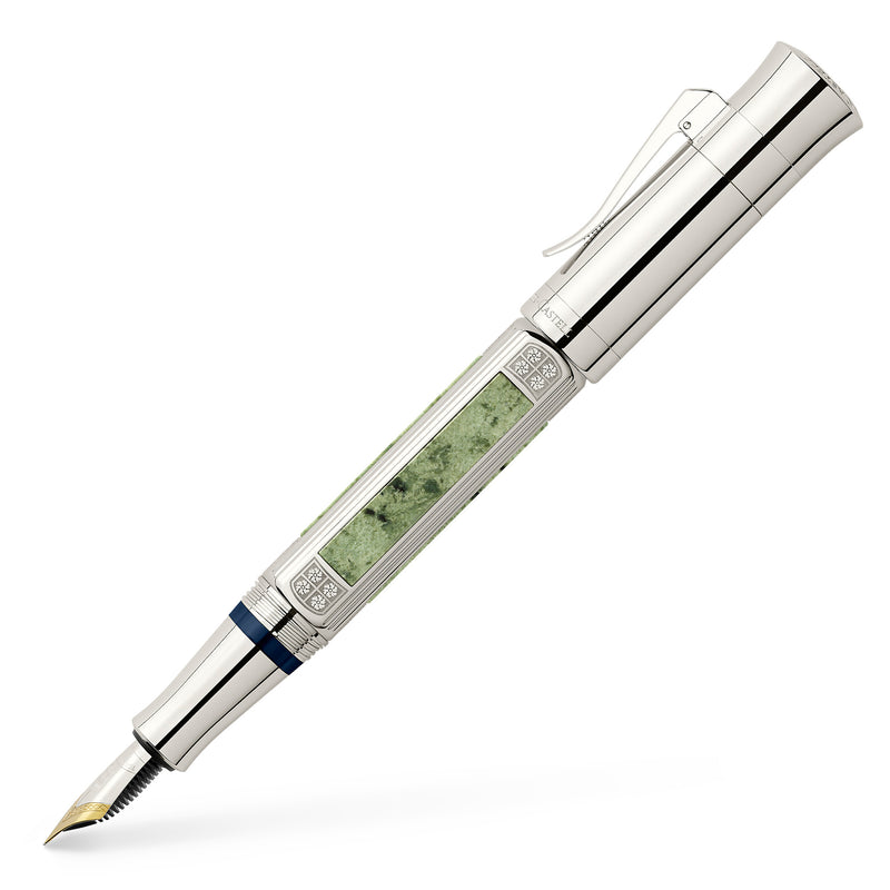 144080_GvFC_Pen_Of_The_Year_Sanssouci_Potsdam_2015_Platinum_FH_diagonal_VS01_2000x2000