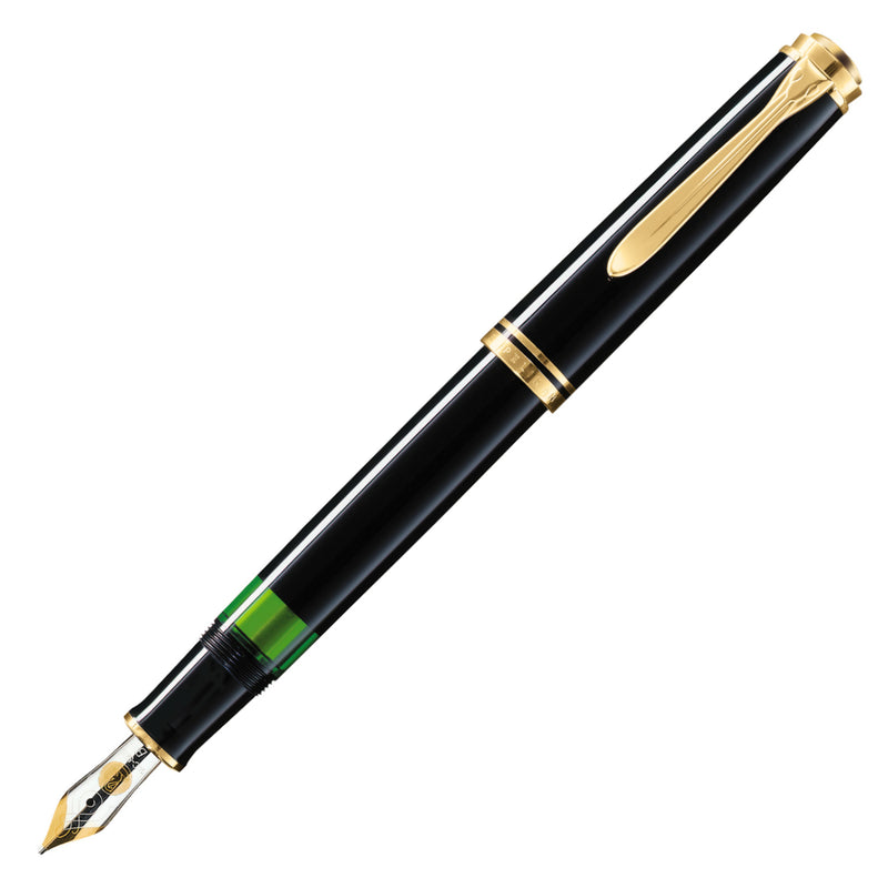 985200_PELK_Souveraen_M400_FH_Schwarz_Kappe_hinten_diagonal_VS01_1500x1500