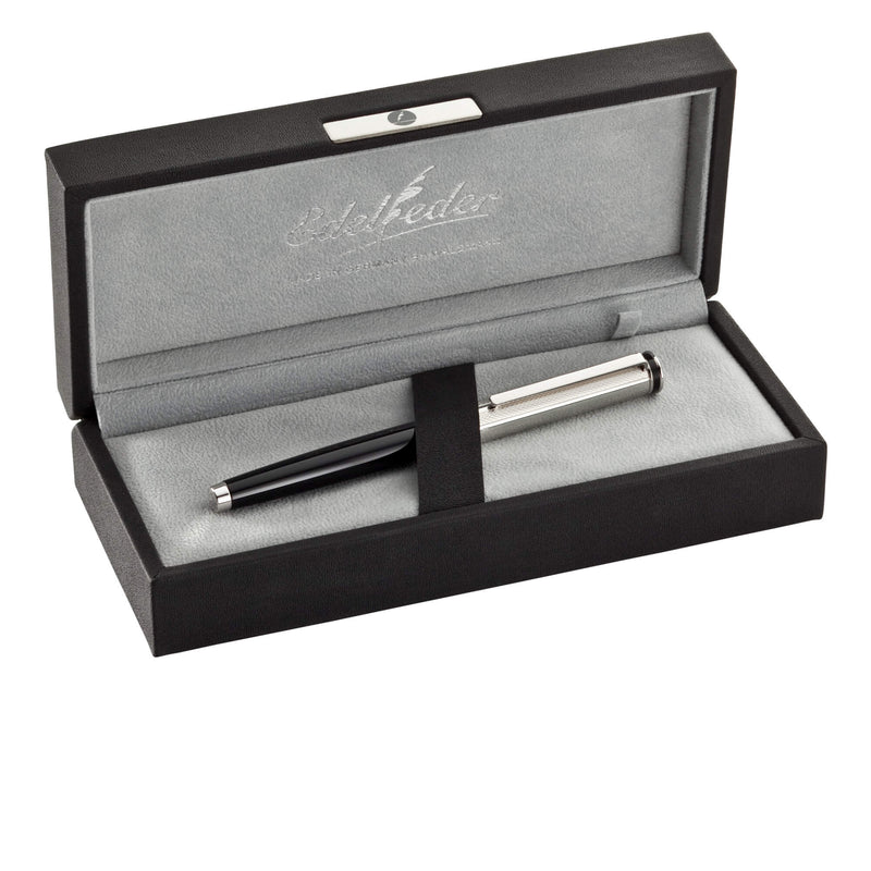 WALD_0160_Etui_Edelfeder_geoeffnet